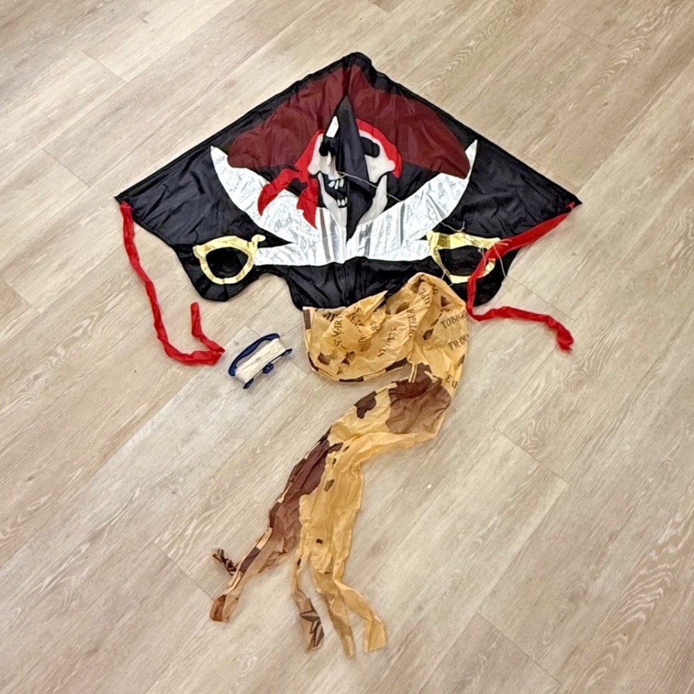 Premier Kites & Designs Jolly Roger Caribbean Pirates Flag Kite